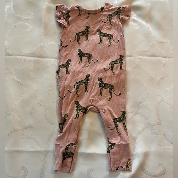 Mara- Ruffle butt Romper 6-9 - Picture 2 of 3